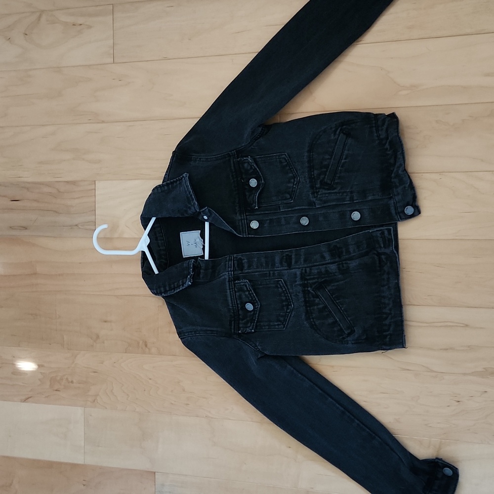 Women's size small ivy and main black jean jacket